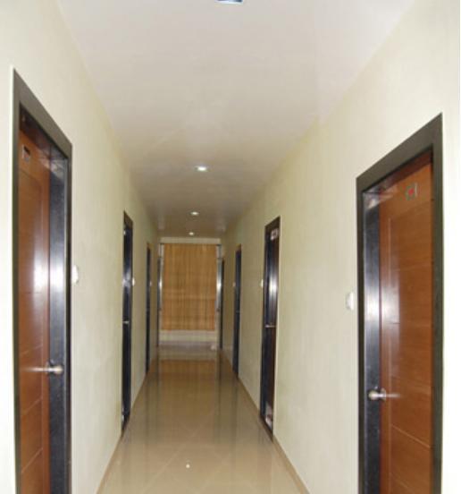 Balaji Grand Hotel Kākināda Exterior foto
